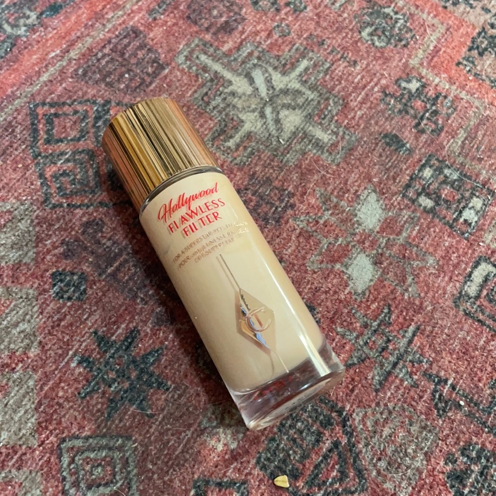 Charlotte Tilbury Hollywood Flawless Filter in 2 Light